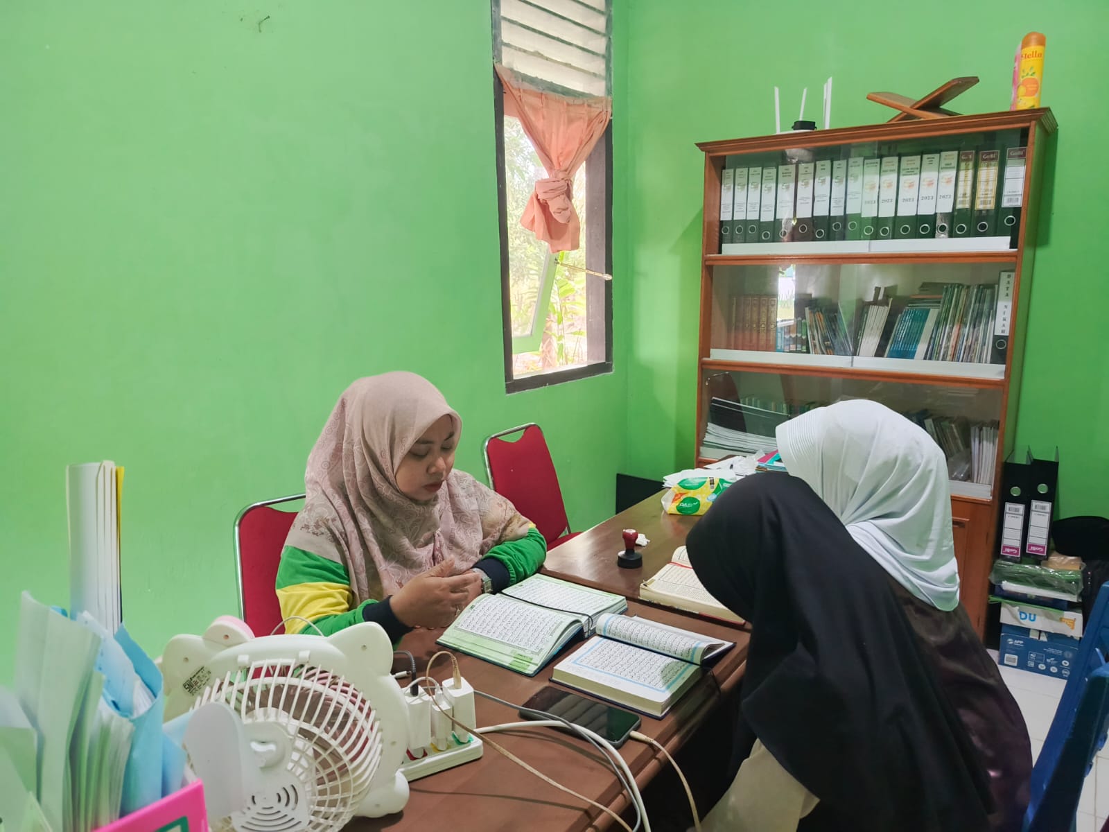 Memintal Nada, Merajut Takwa: Ikhtiar Nur Azizah Menanam Bekal Hidup Lewat Tilawah